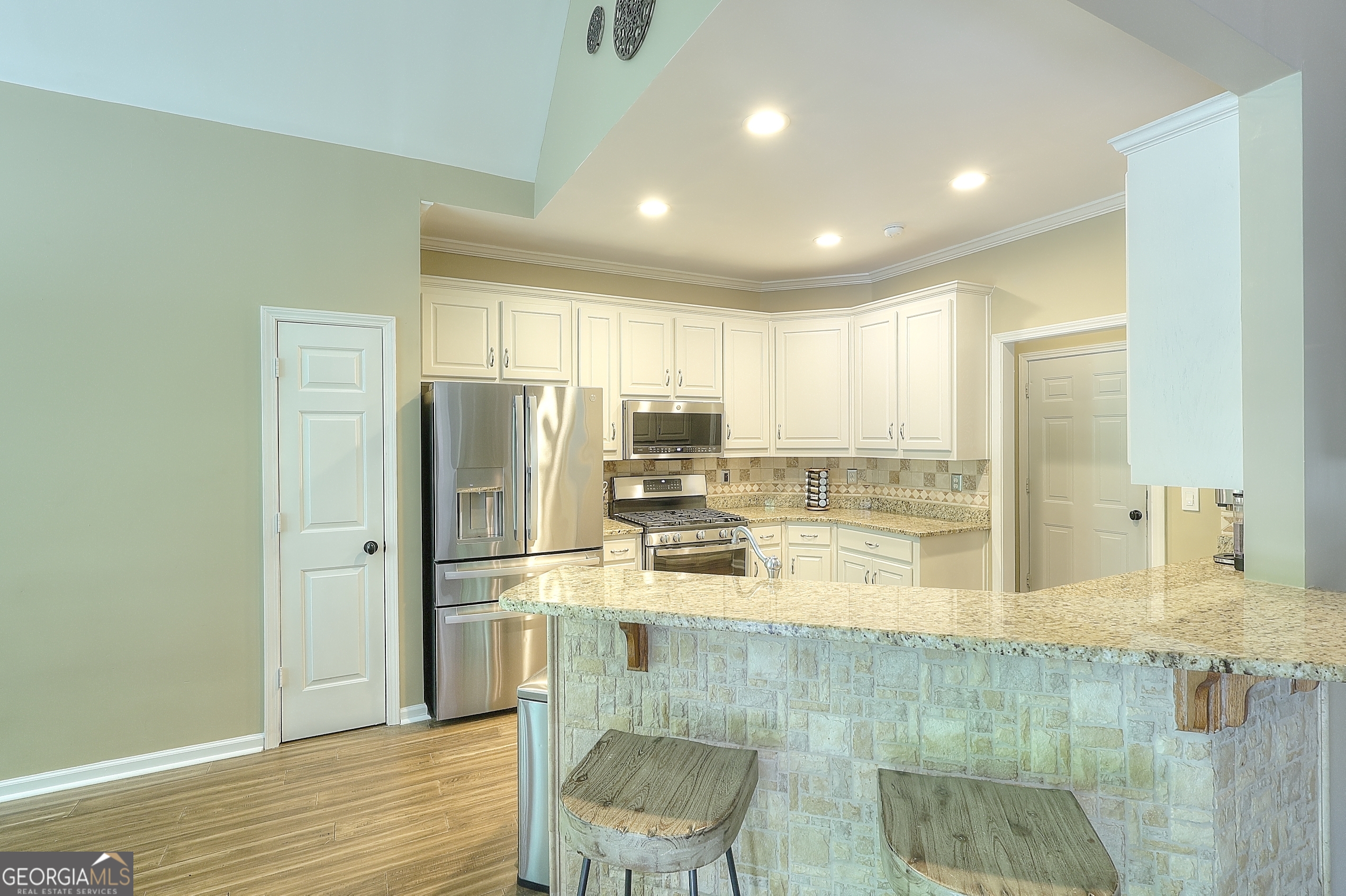 1290 Kelly Nelson Drive