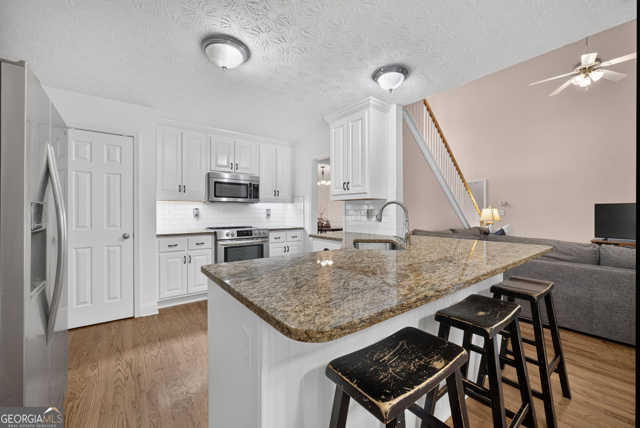 946 Golden Meadows Lane