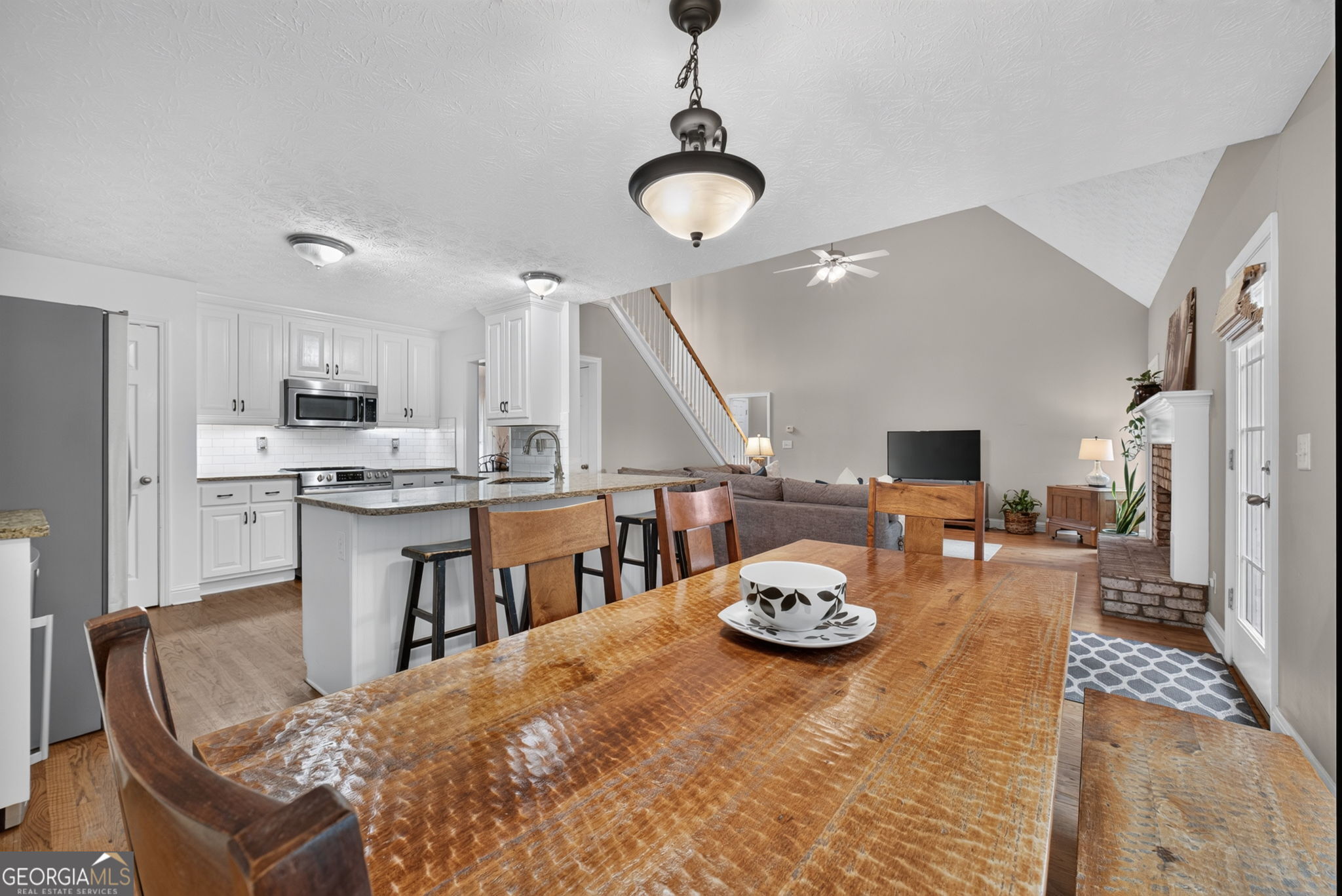 946 Golden Meadows Lane