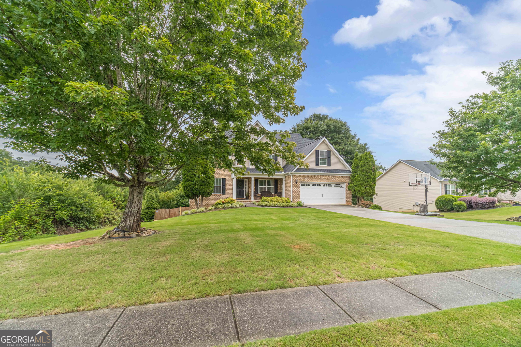946 Golden Meadows Lane