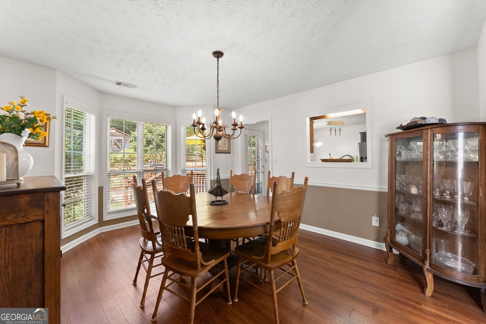 3202 Summit Glen Drive