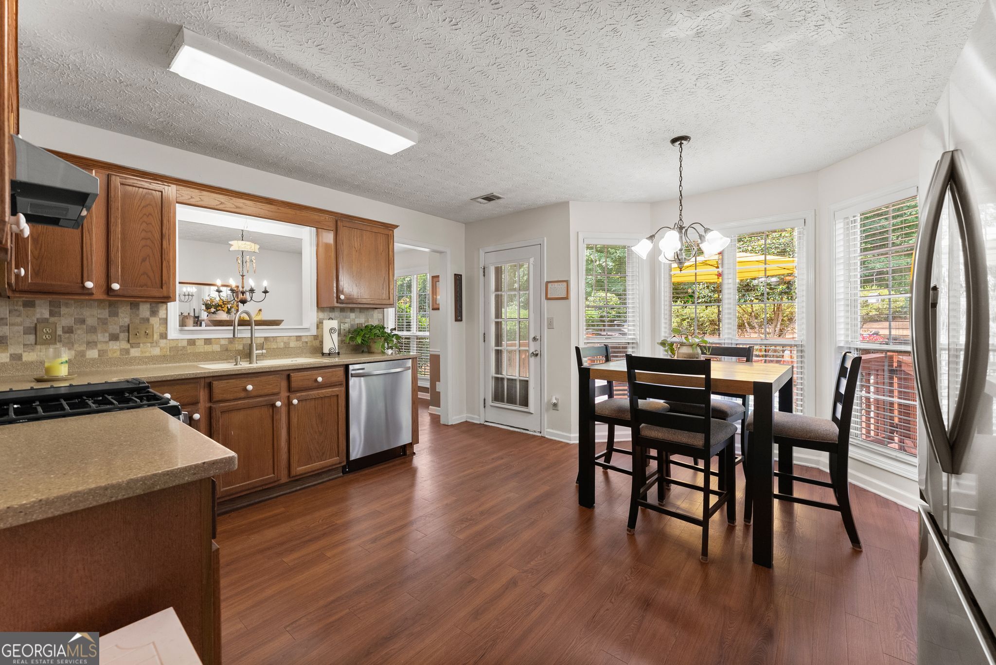 3202 Summit Glen Drive
