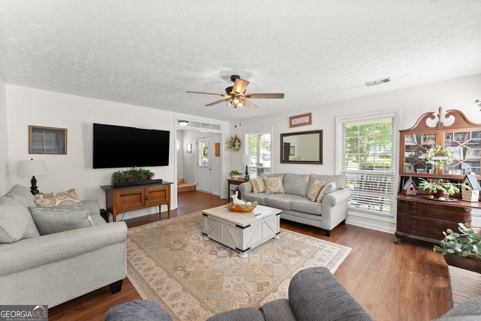 3202 Summit Glen Drive