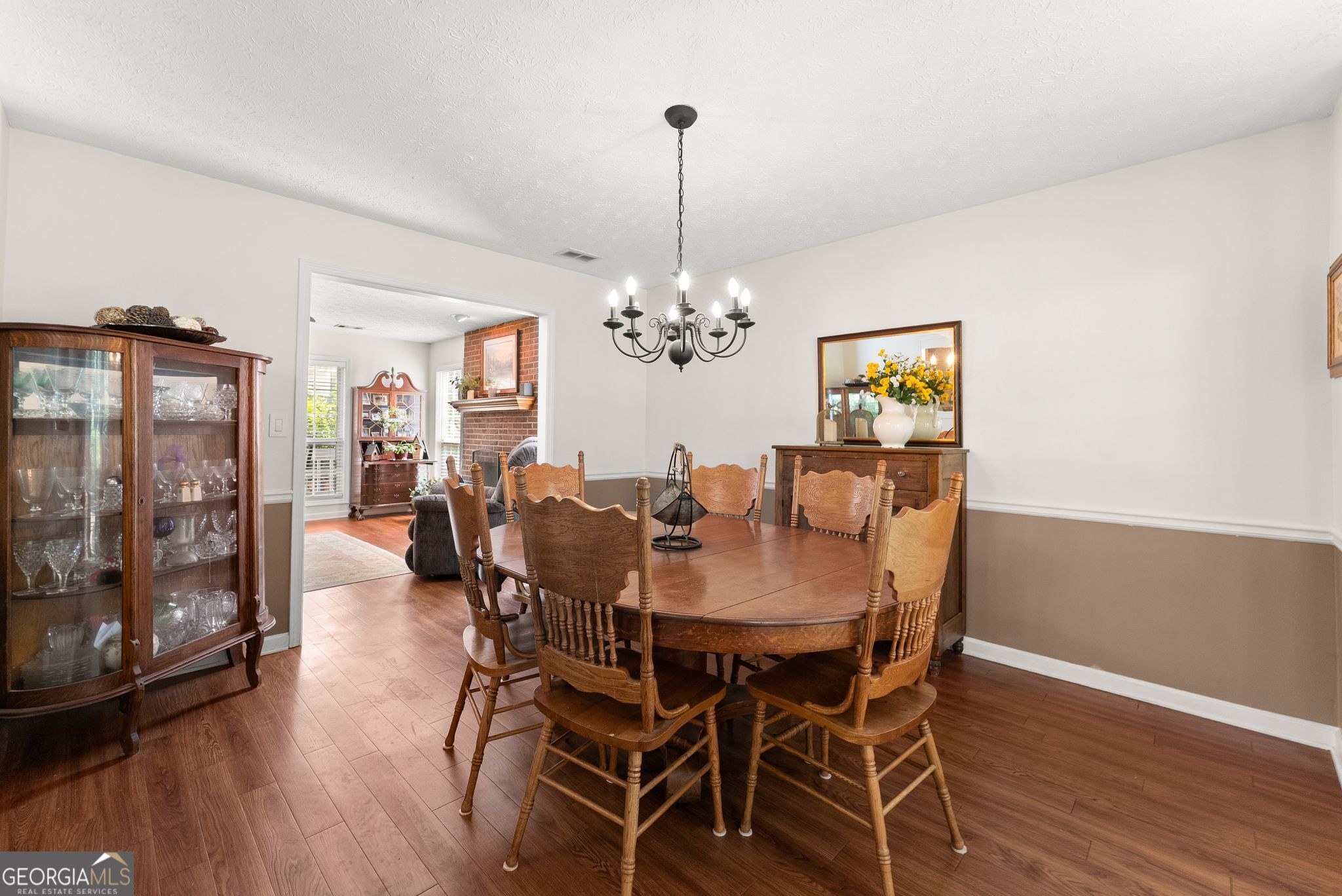 3202 Summit Glen Drive