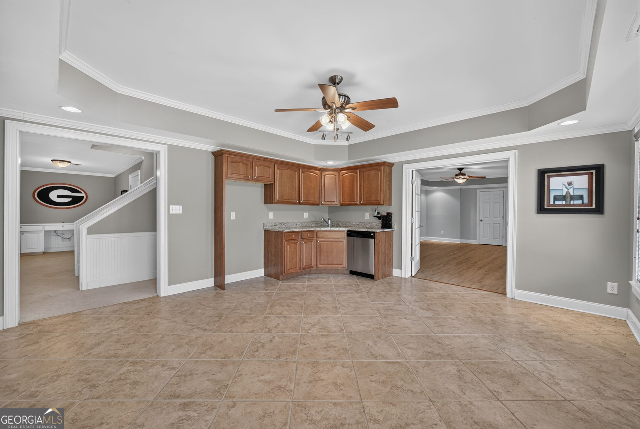 562 Grassmeade Way