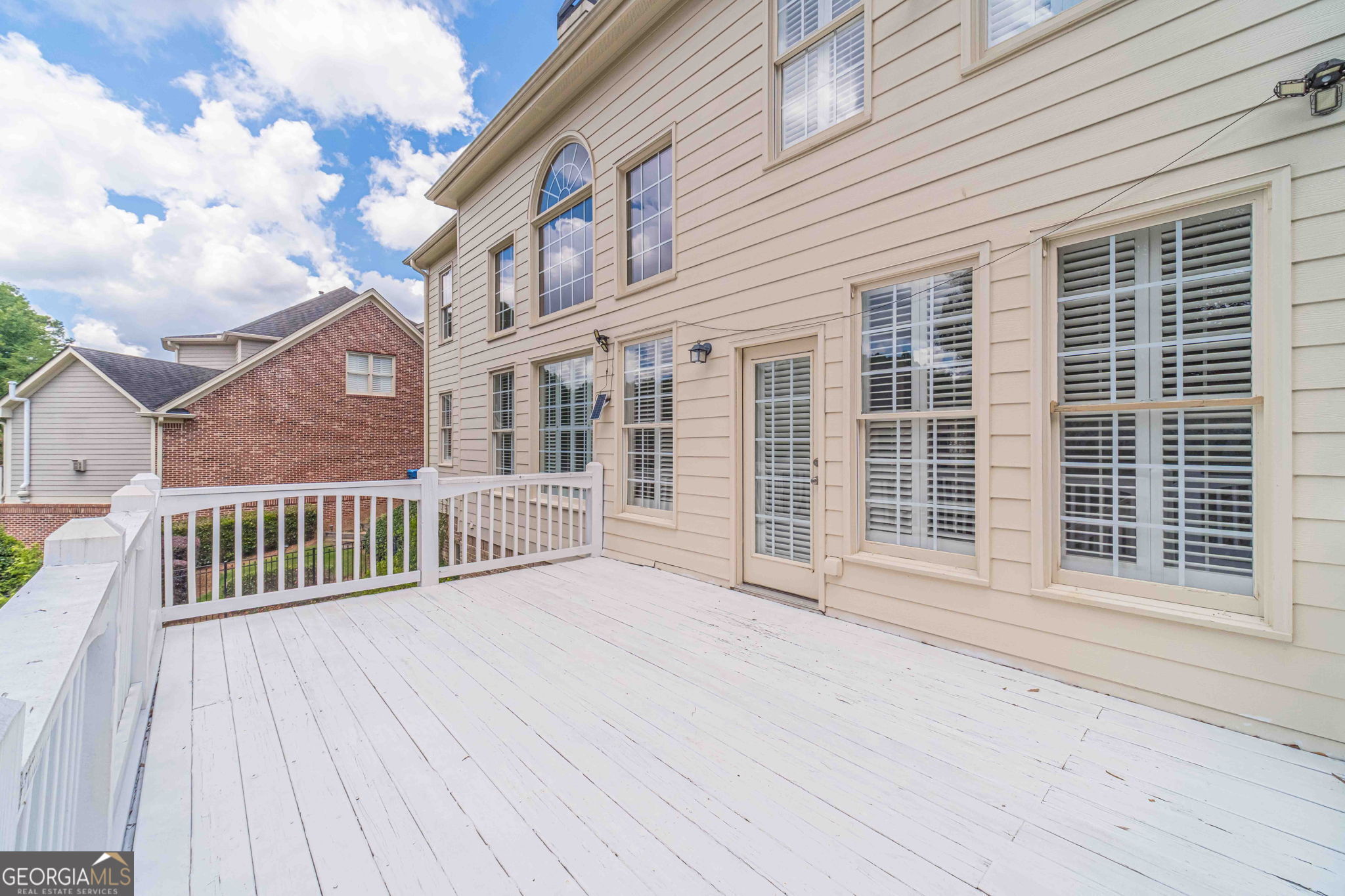 562 Grassmeade Way