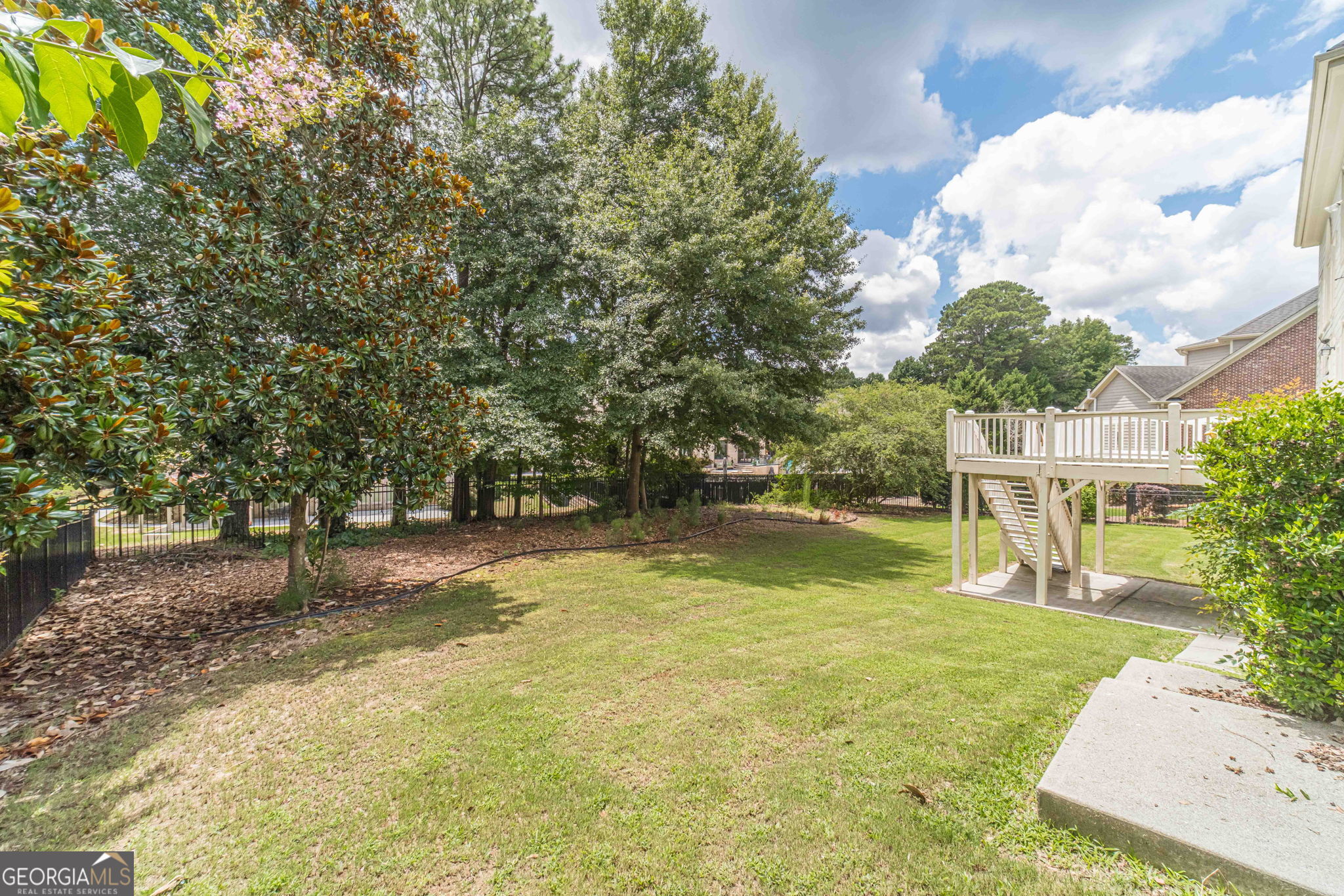 562 Grassmeade Way