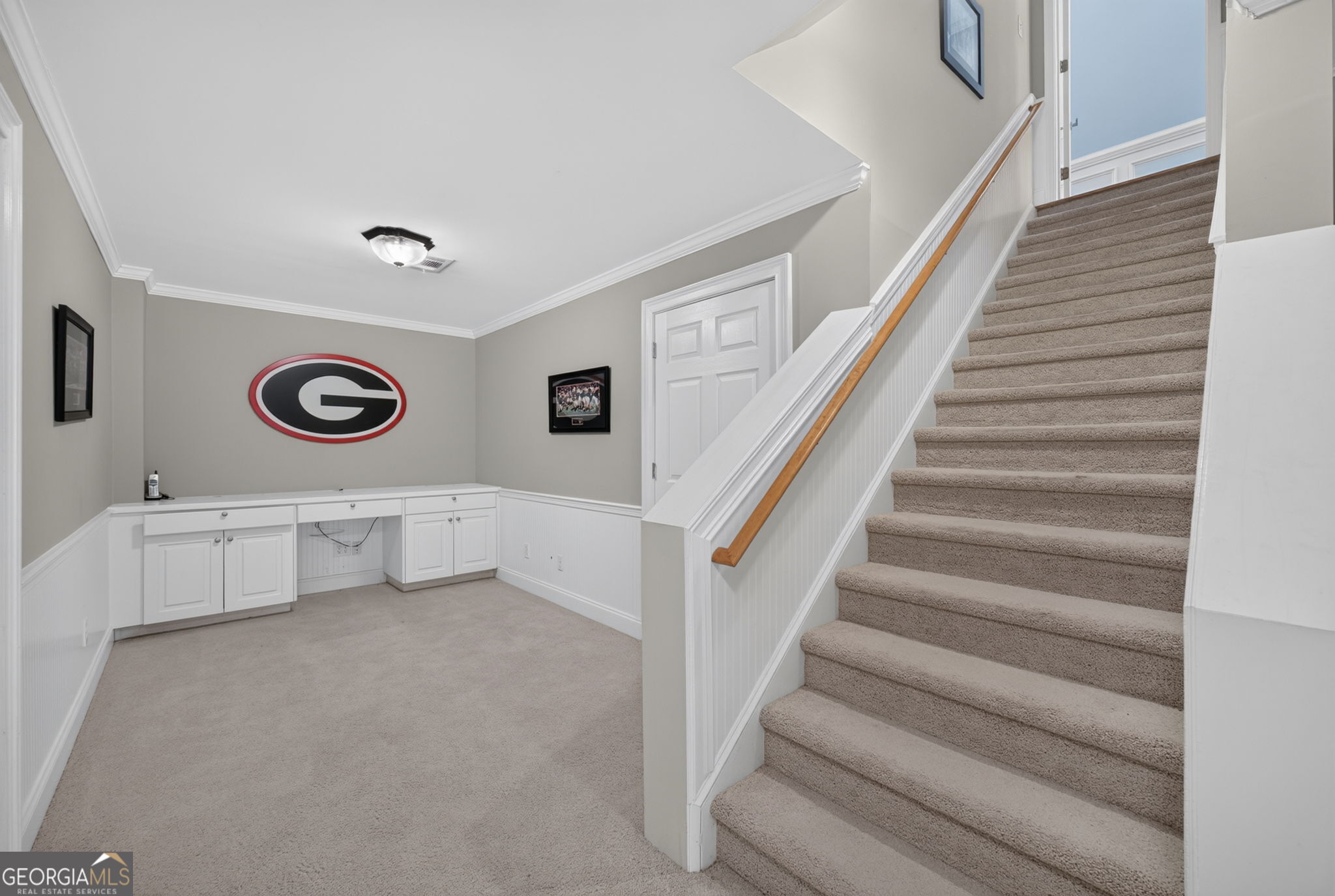 562 Grassmeade Way