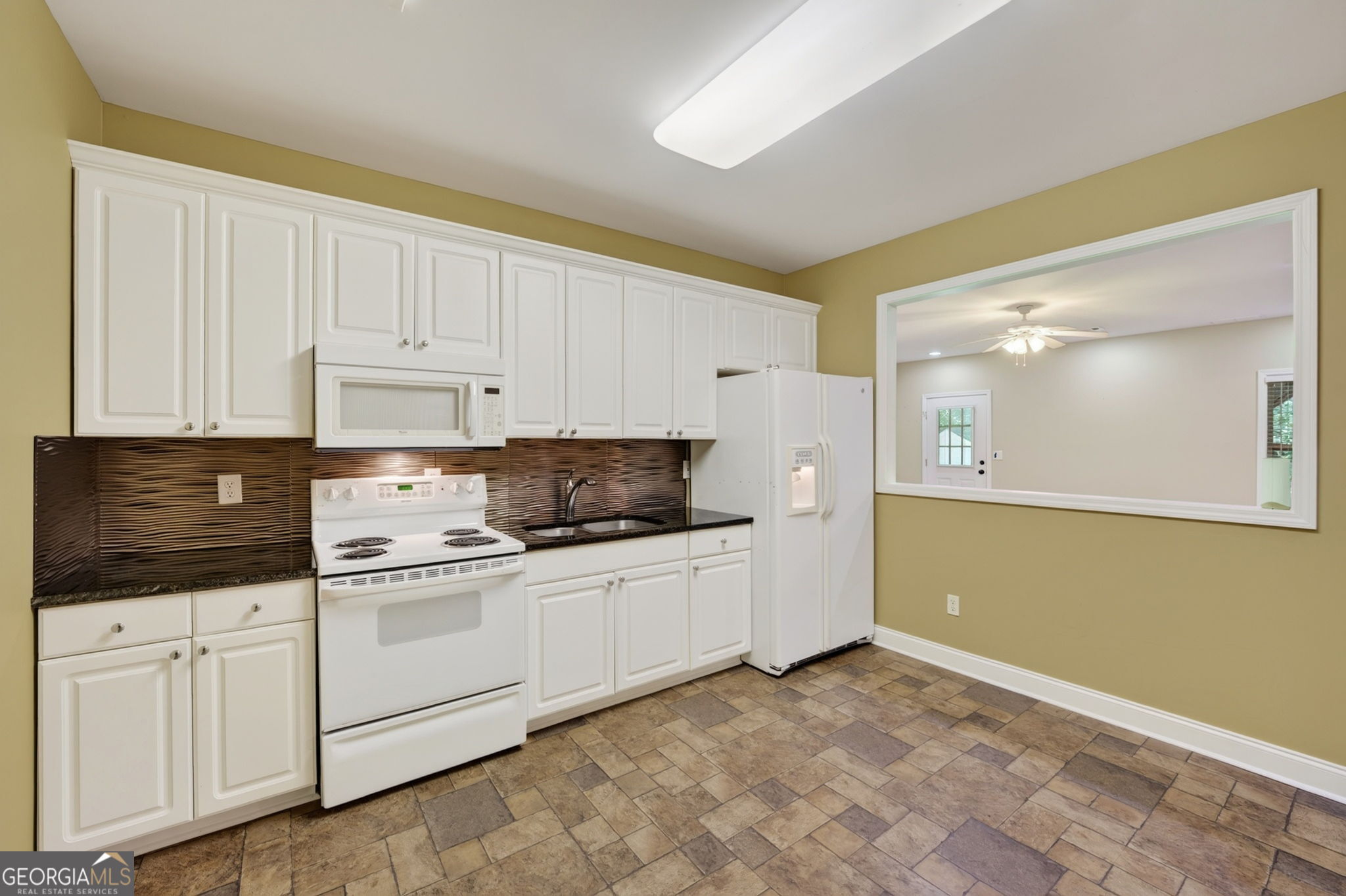 825 Harvest Lane