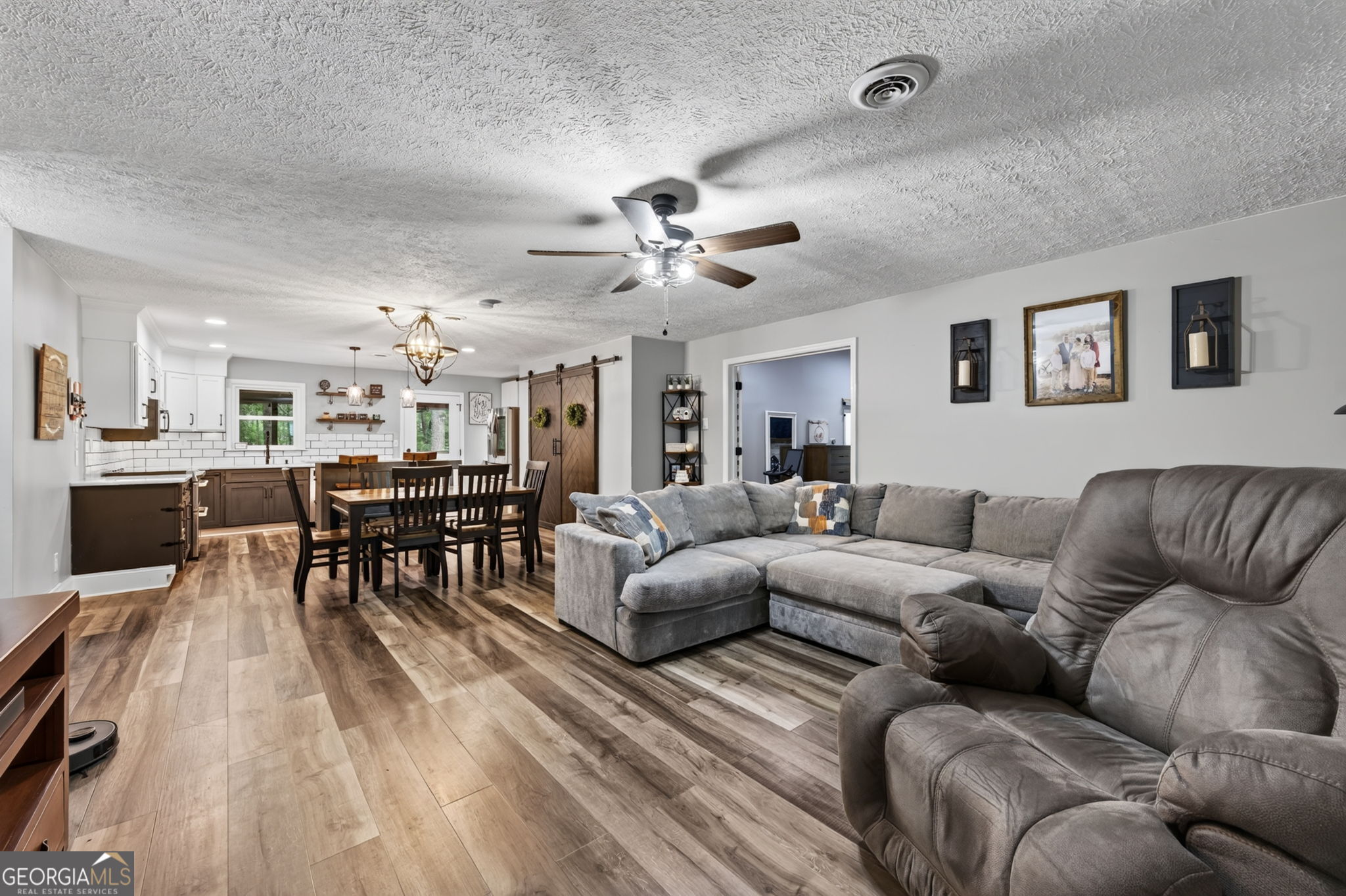 489 Pelican Circle