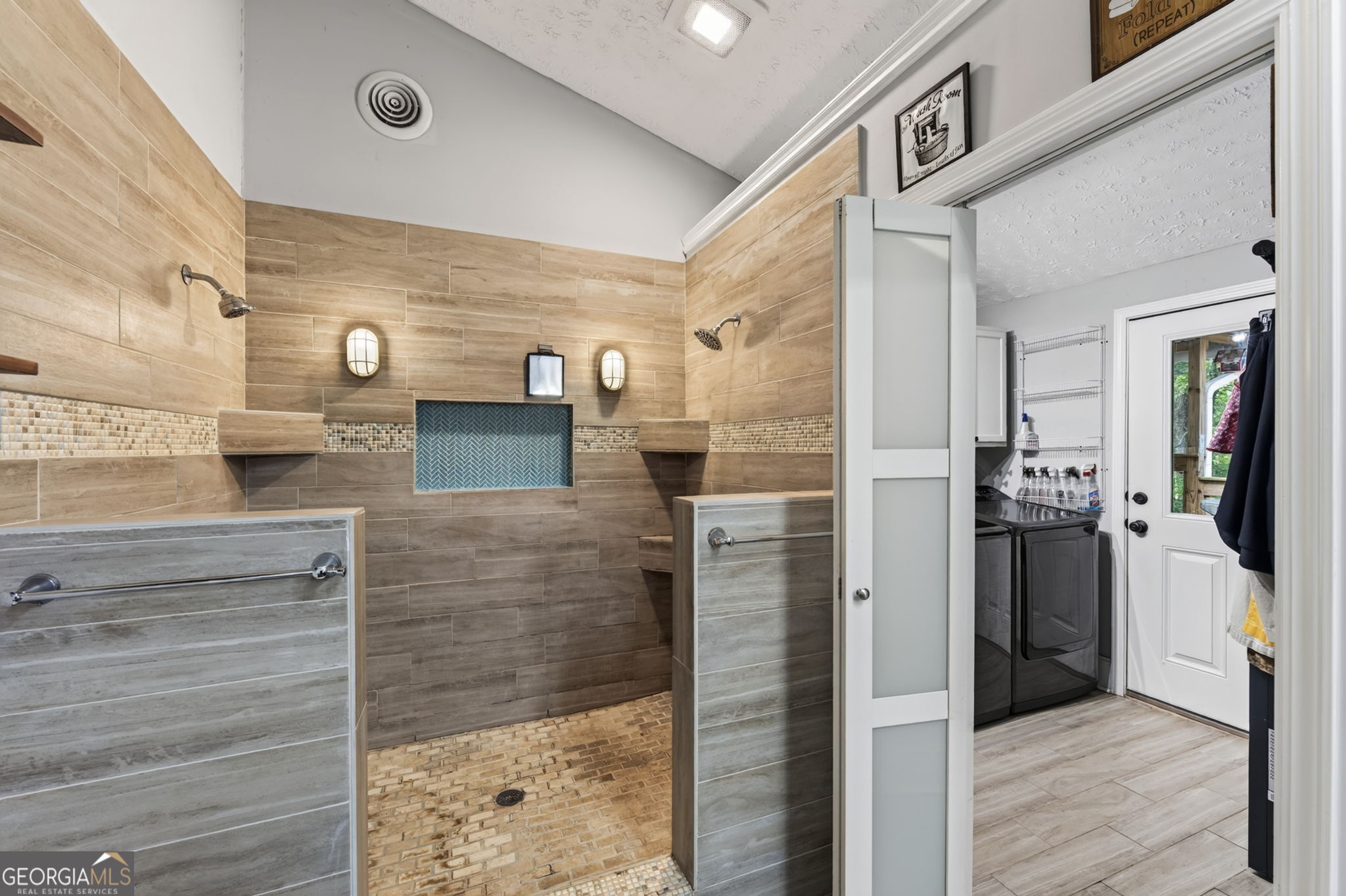489 Pelican Circle