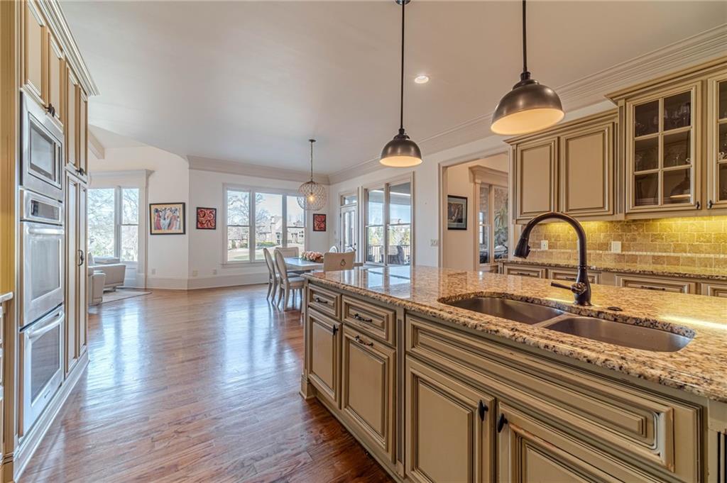 2262 Crimson King Drive