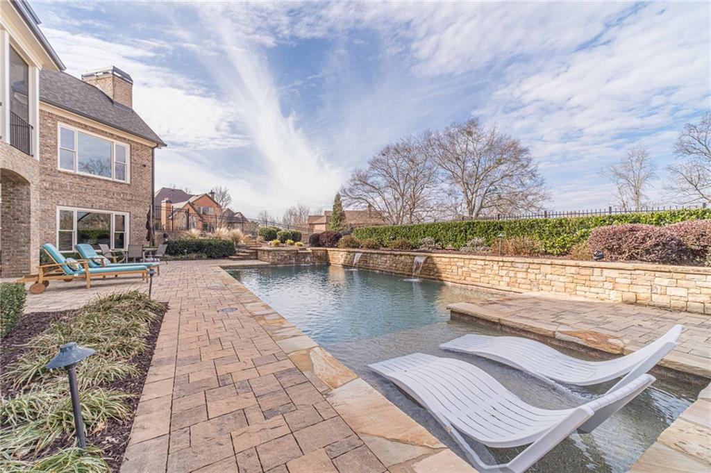 2262 Crimson King Drive