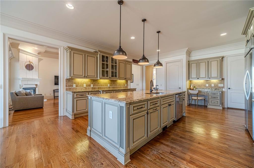 2262 Crimson King Drive