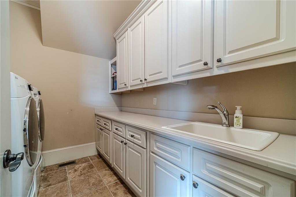 2262 Crimson King Drive