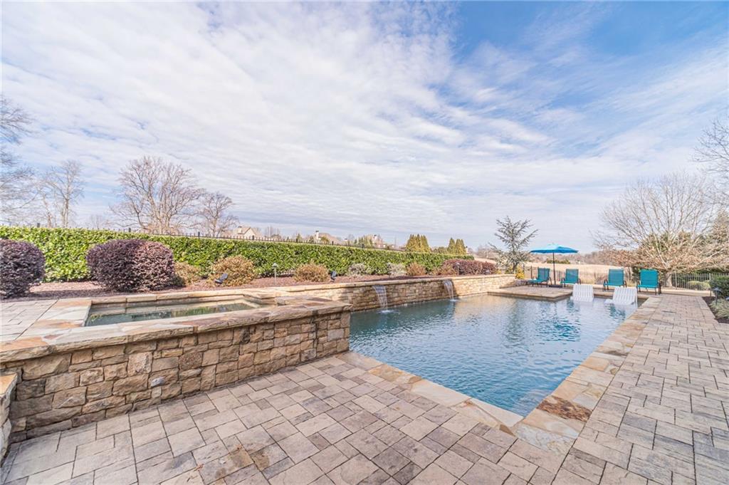 2262 Crimson King Drive