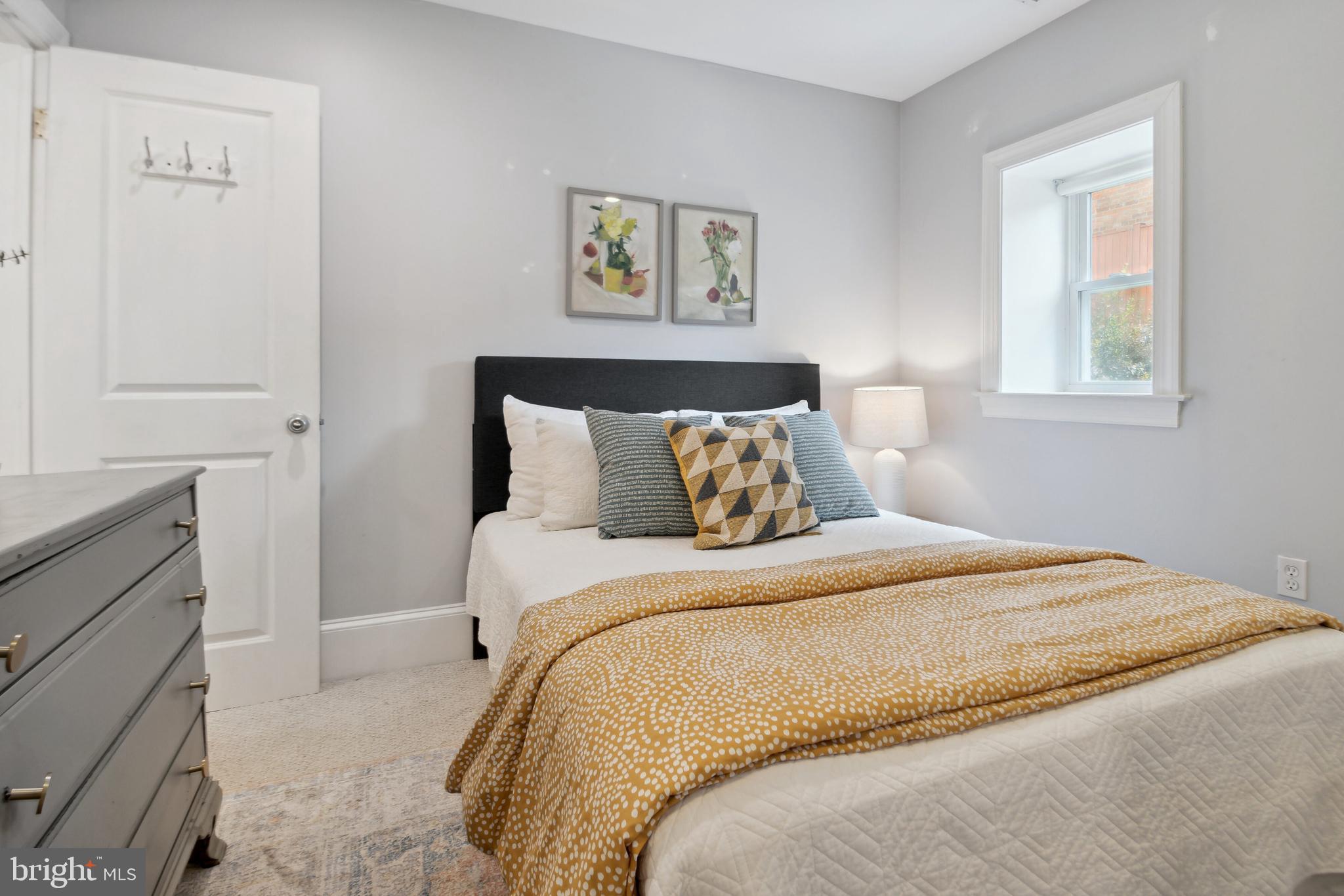 1324 Euclid St NW #5