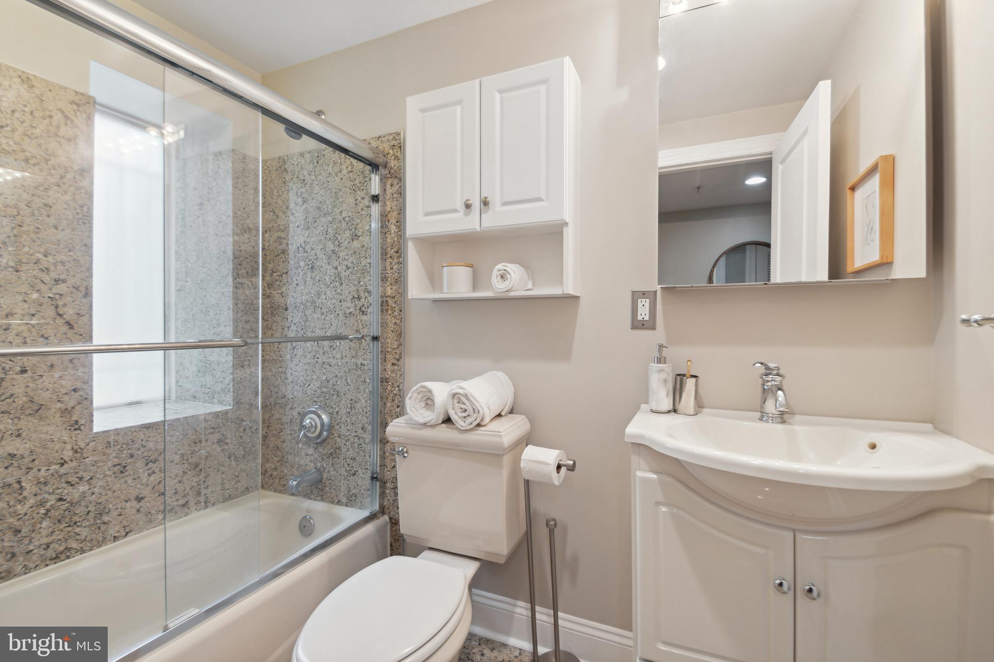 1324 Euclid St NW #5