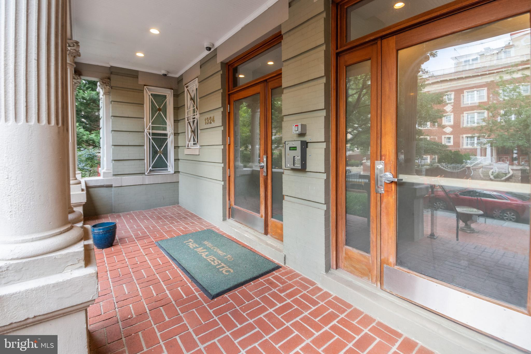 1324 Euclid St NW #5