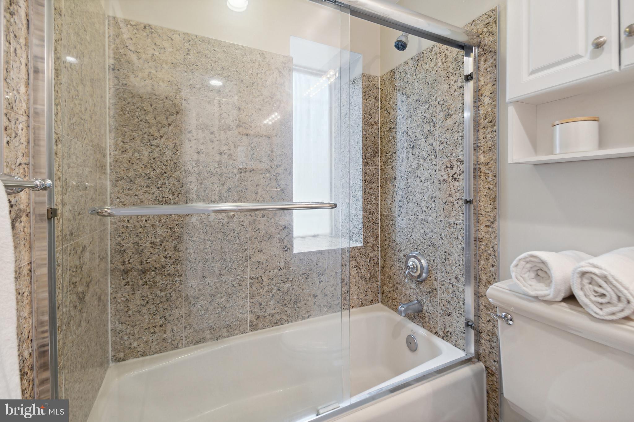1324 Euclid St NW #5