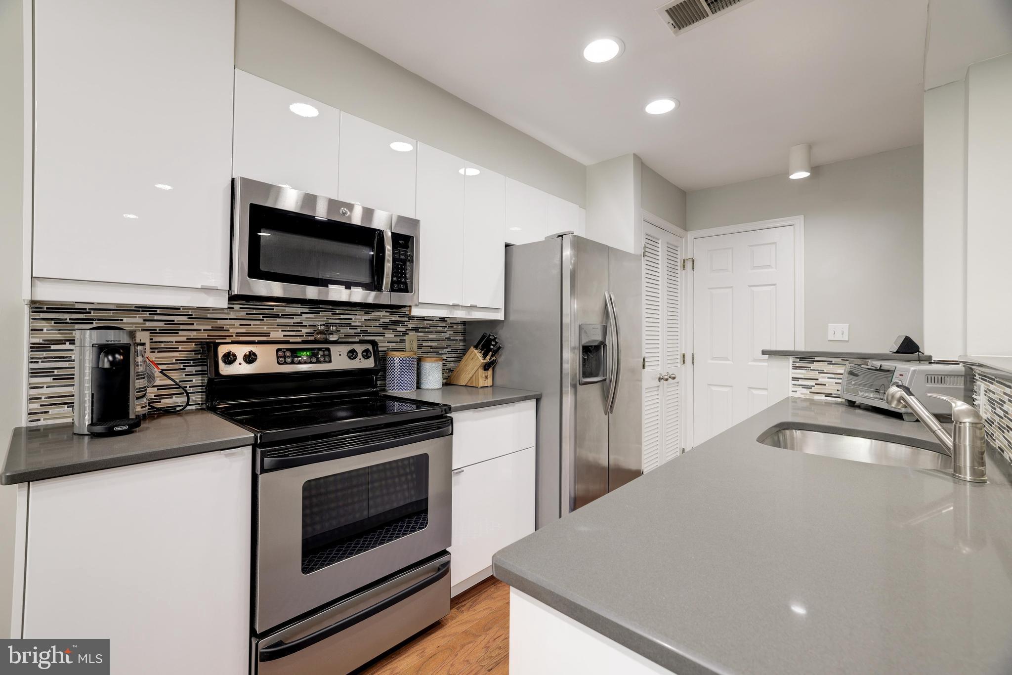 5229 Connecticut Ave NW #809