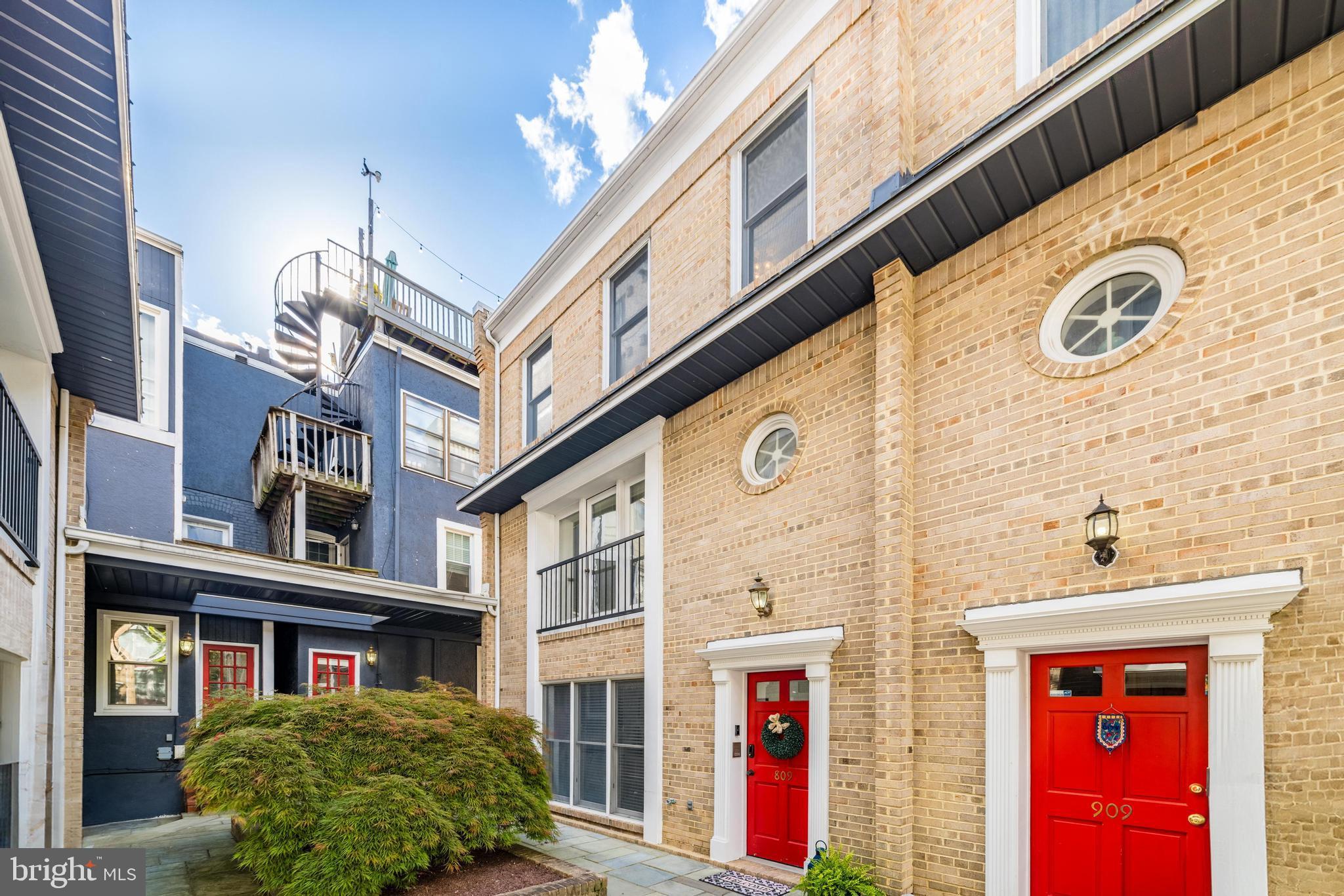 5229 Connecticut Ave NW #809