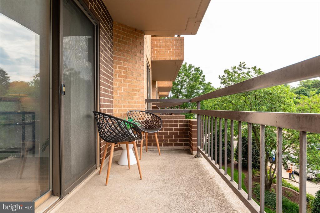 2111 Wisconsin Ave NW #318