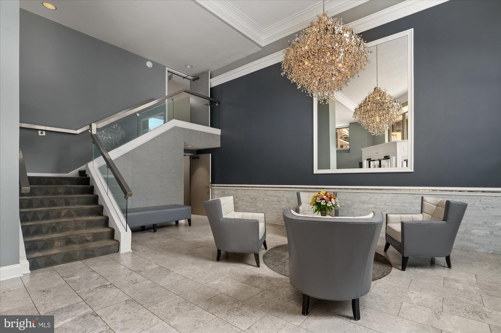 2111 Wisconsin Ave NW #318