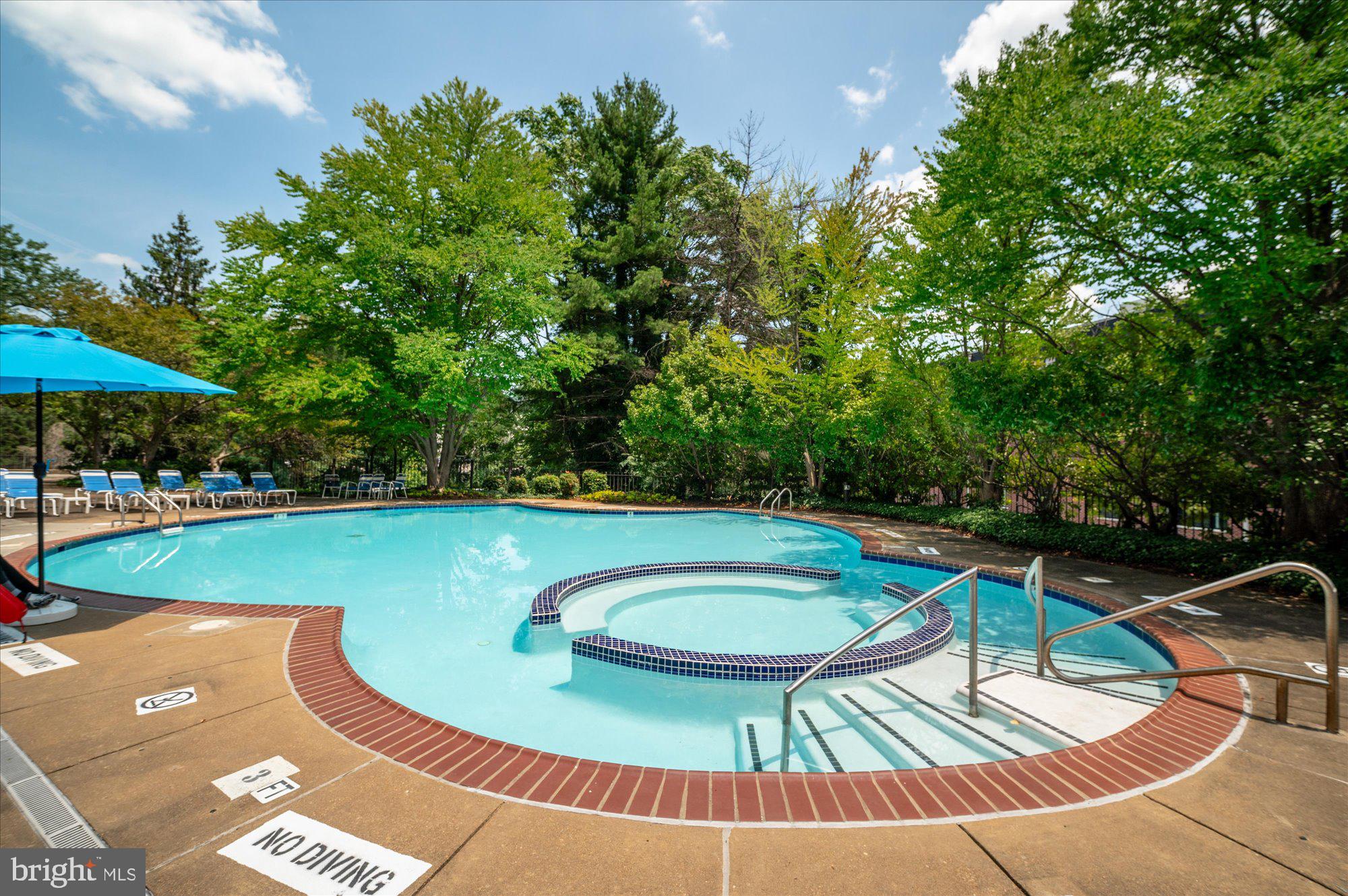 2111 Wisconsin Ave NW #318