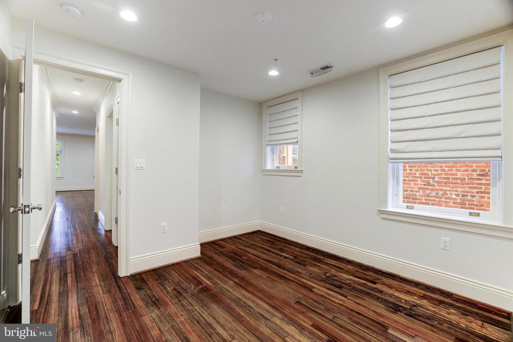 1848 BILTMORE ST NW #4