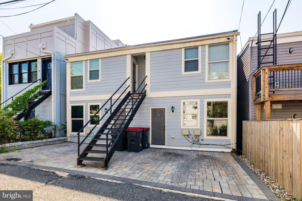 1330 Orren St NE #101