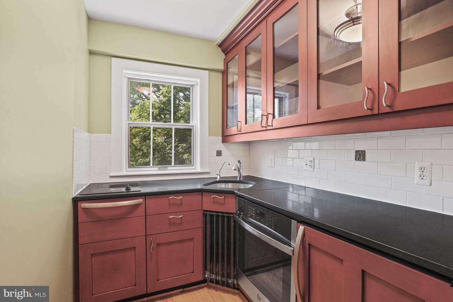 3901 Cathedral Ave NW #114