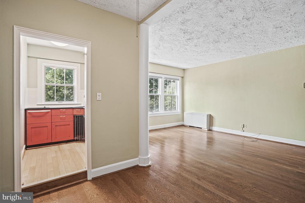 3901 Cathedral Ave NW #114