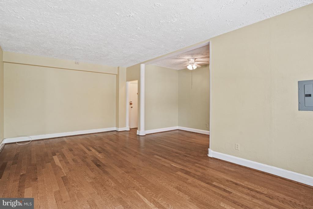 3901 Cathedral Ave NW #114