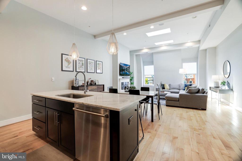 2435 Ontario Rd NW #4