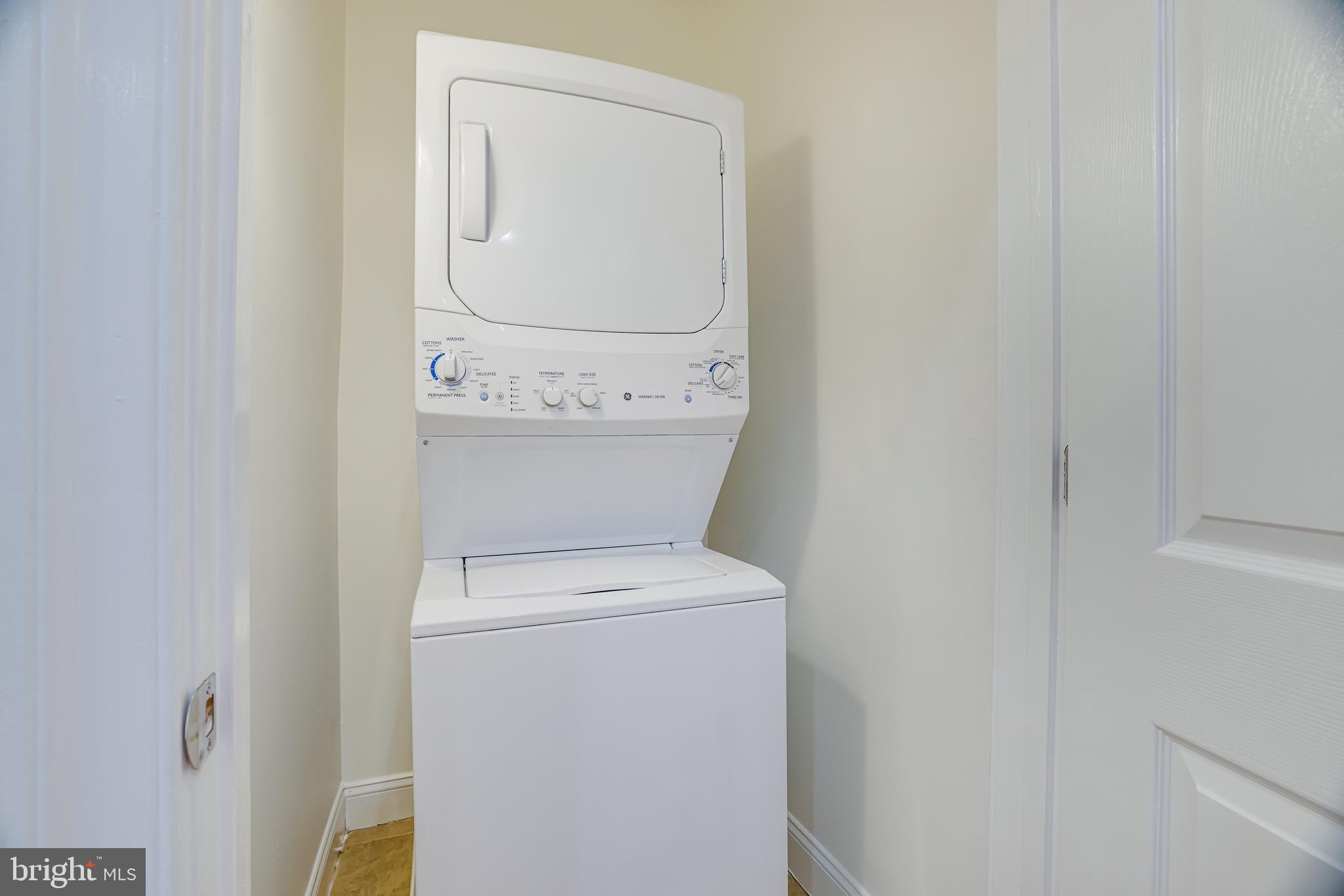 1102 Holbrook Ter NE #3