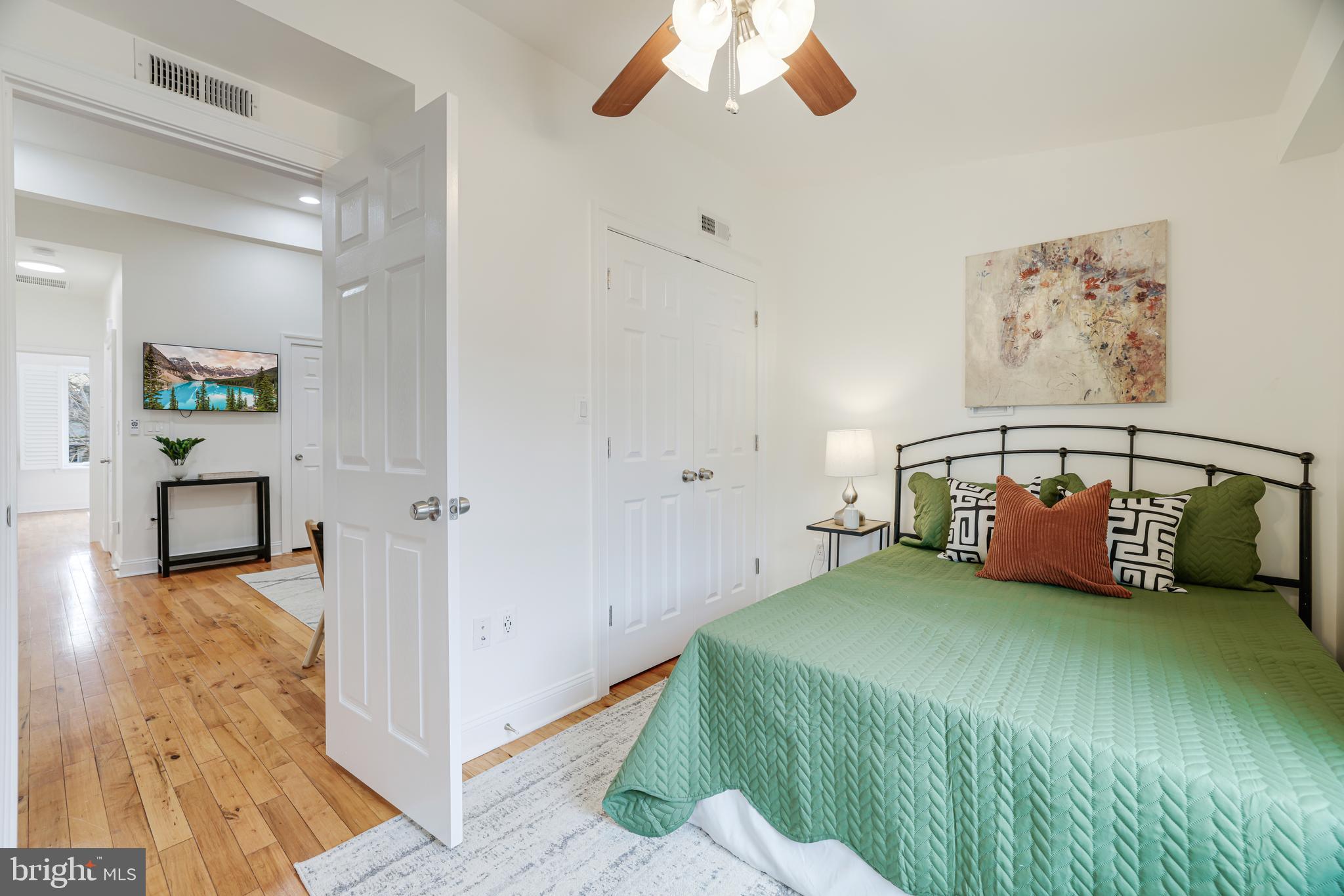 1102 Holbrook Ter NE #3