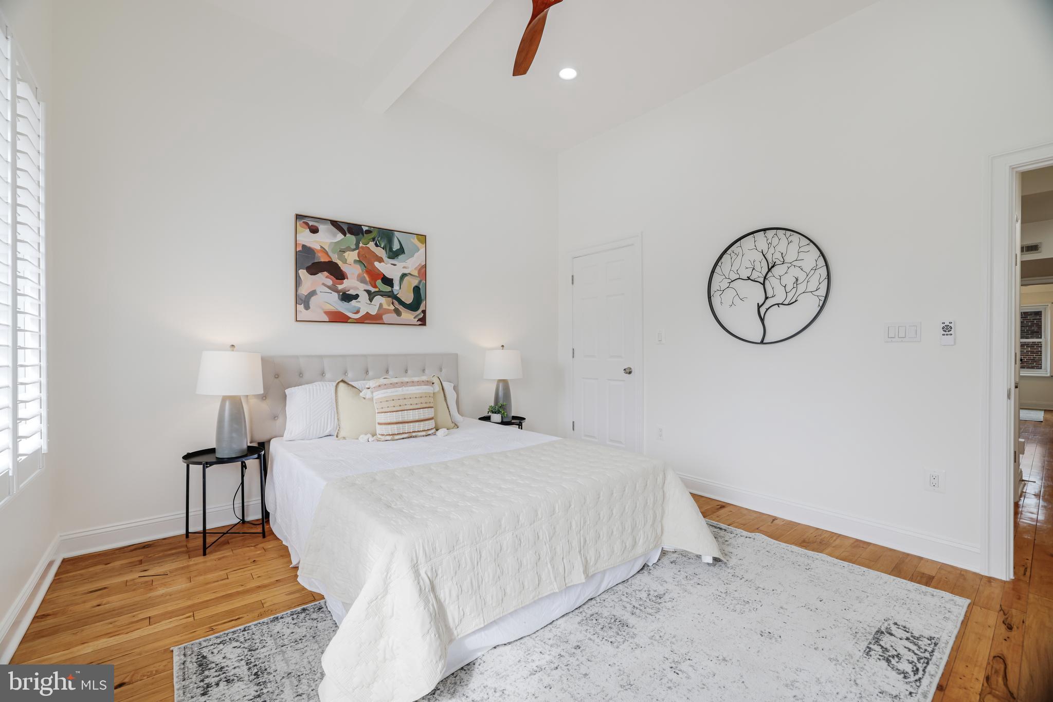 1102 Holbrook Ter NE #3