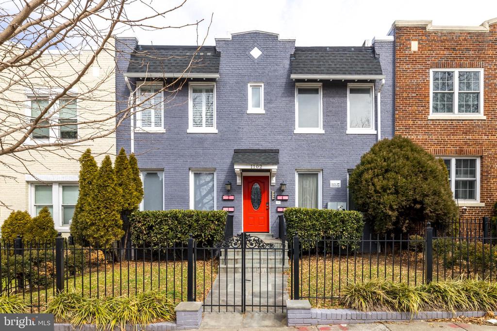 1102 Holbrook Ter NE #3