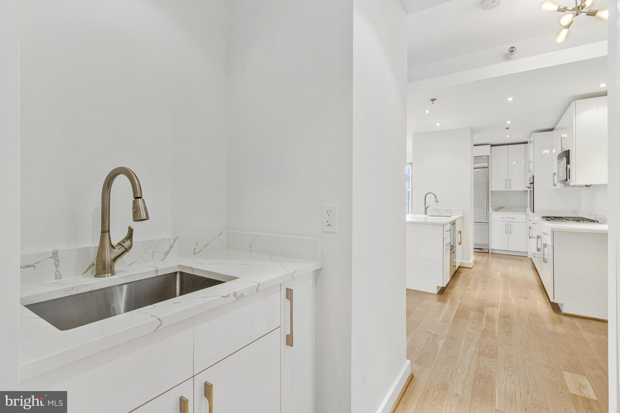 675 E St NW #900