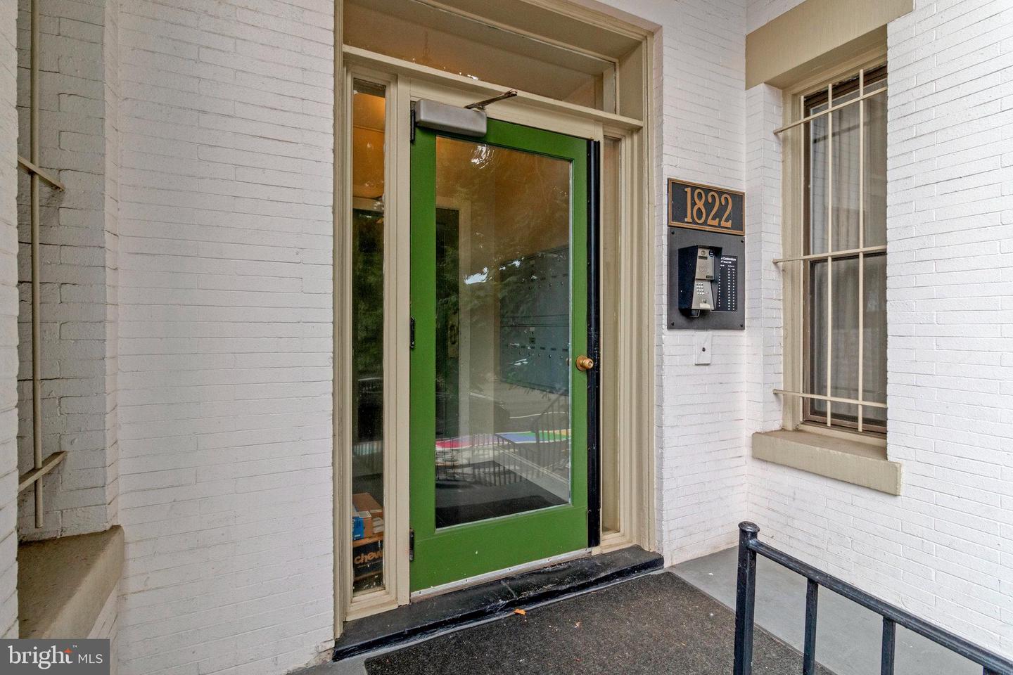 1822-15th NW 15th St NW #202