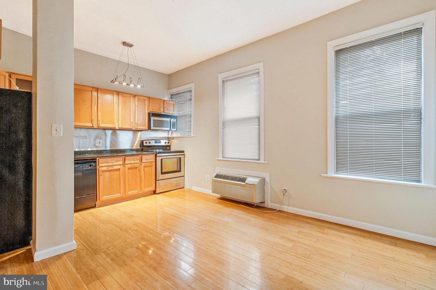 1822-15th NW 15th St NW #202