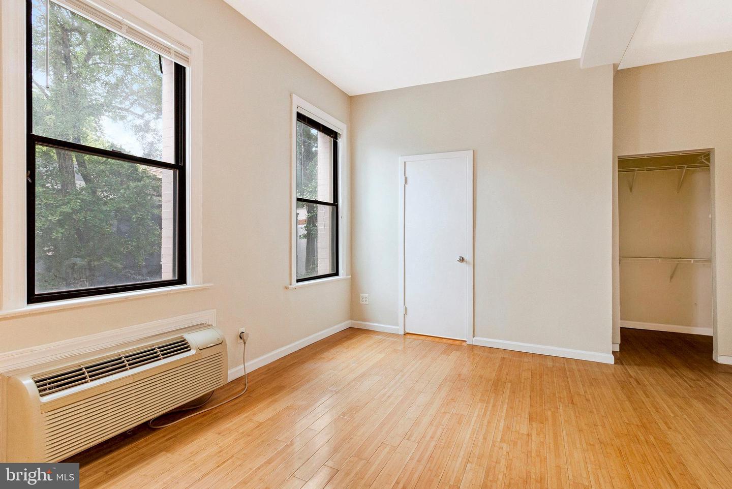 1822-15th NW 15th St NW #202