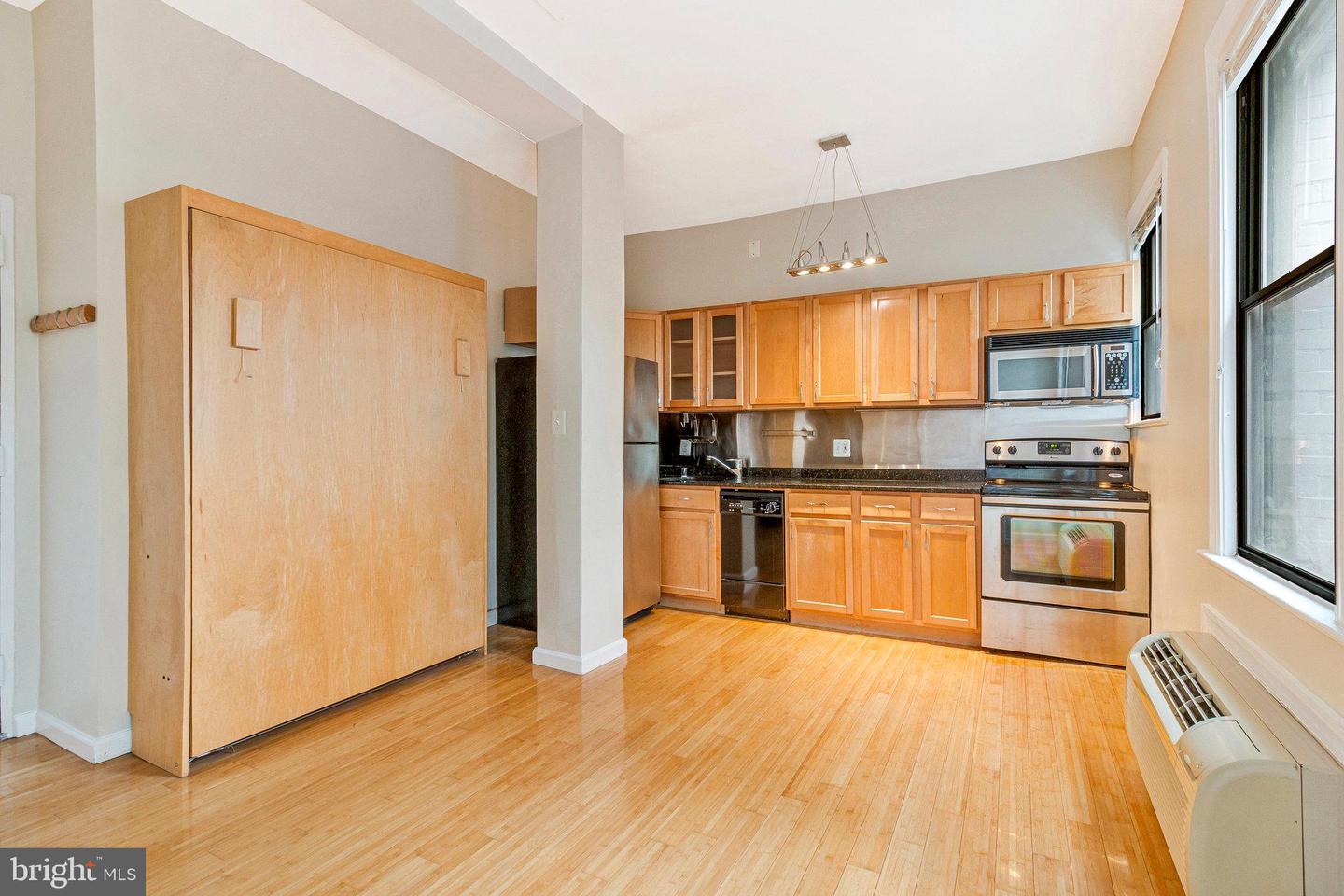 1822-15th NW 15th St NW #202