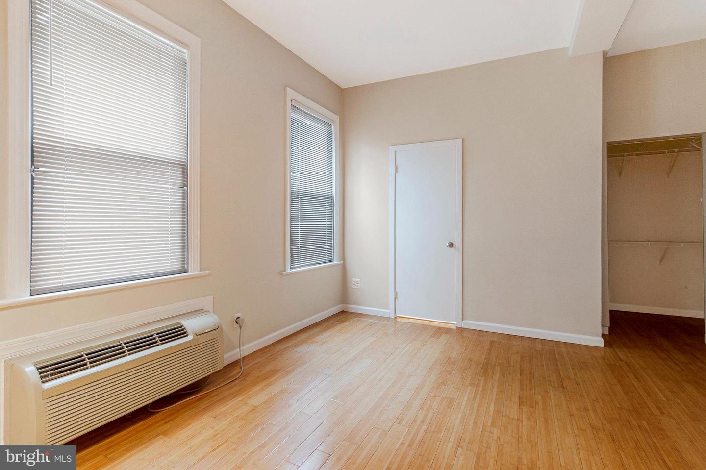 1822-15th NW 15th St NW #202