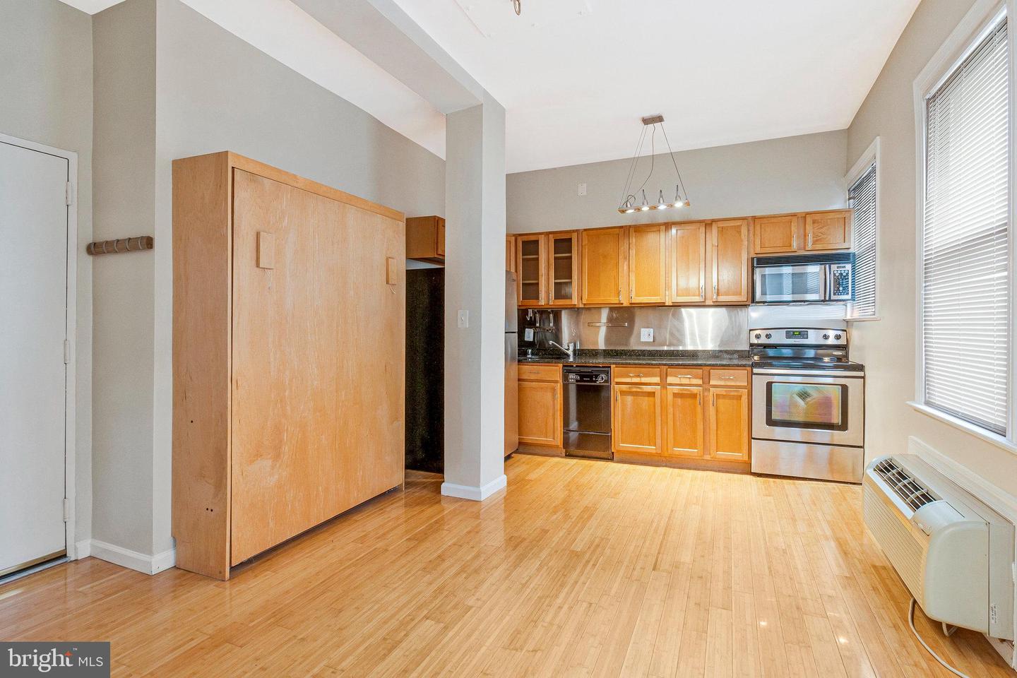 1822-15th NW 15th St NW #202