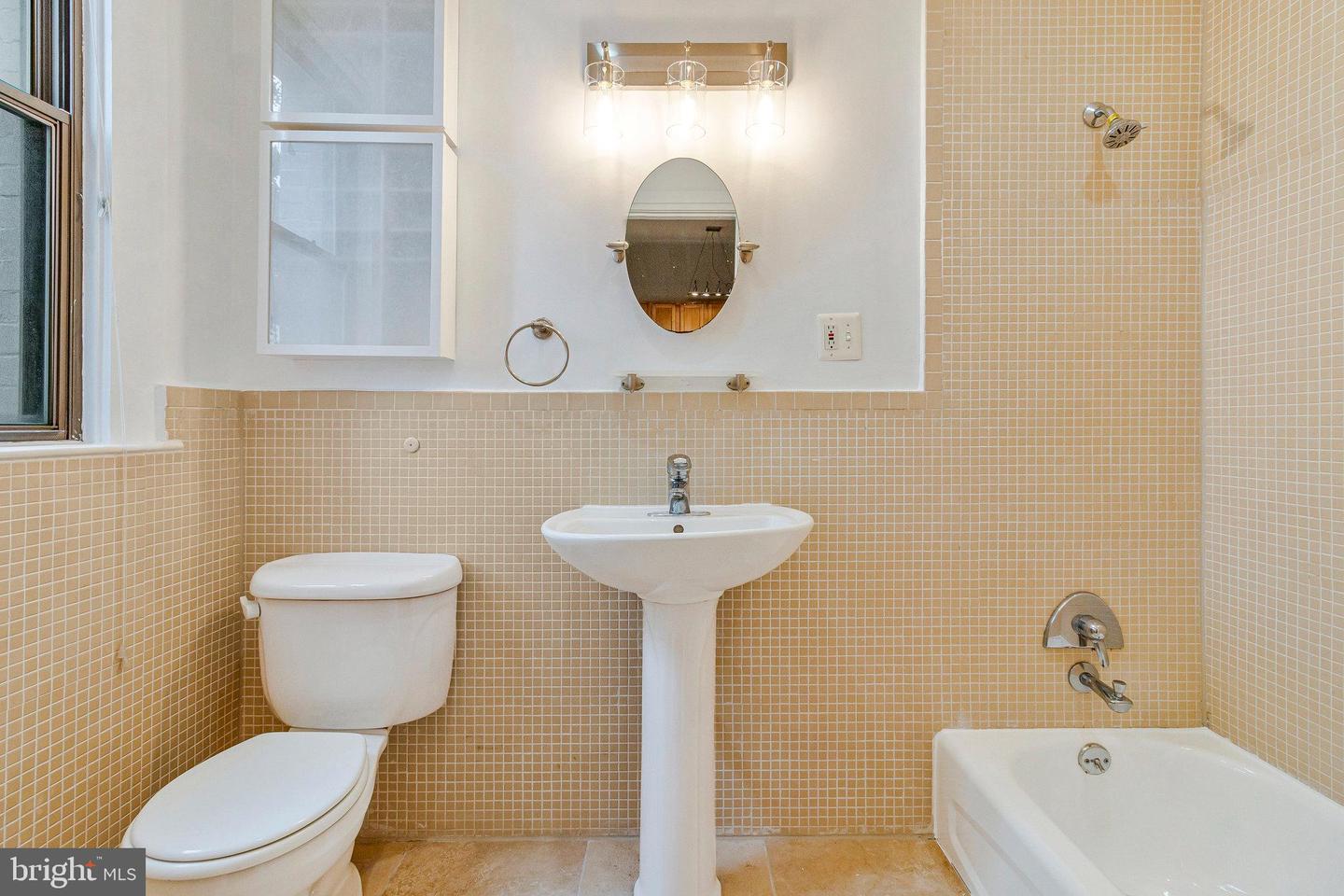 1822-15th NW 15th St NW #202