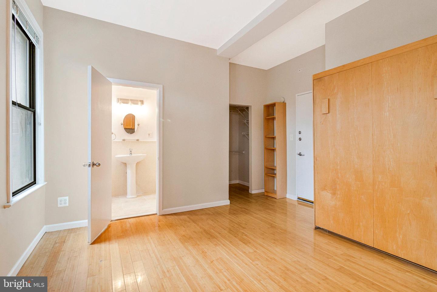 1822-15th NW 15th St NW #202