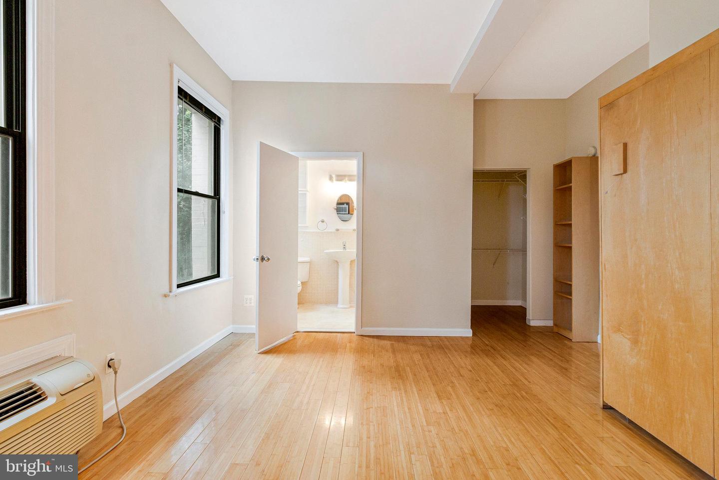 1822-15th NW 15th St NW #202
