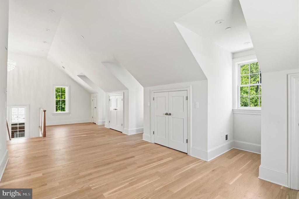 2604 36TH STREET NW